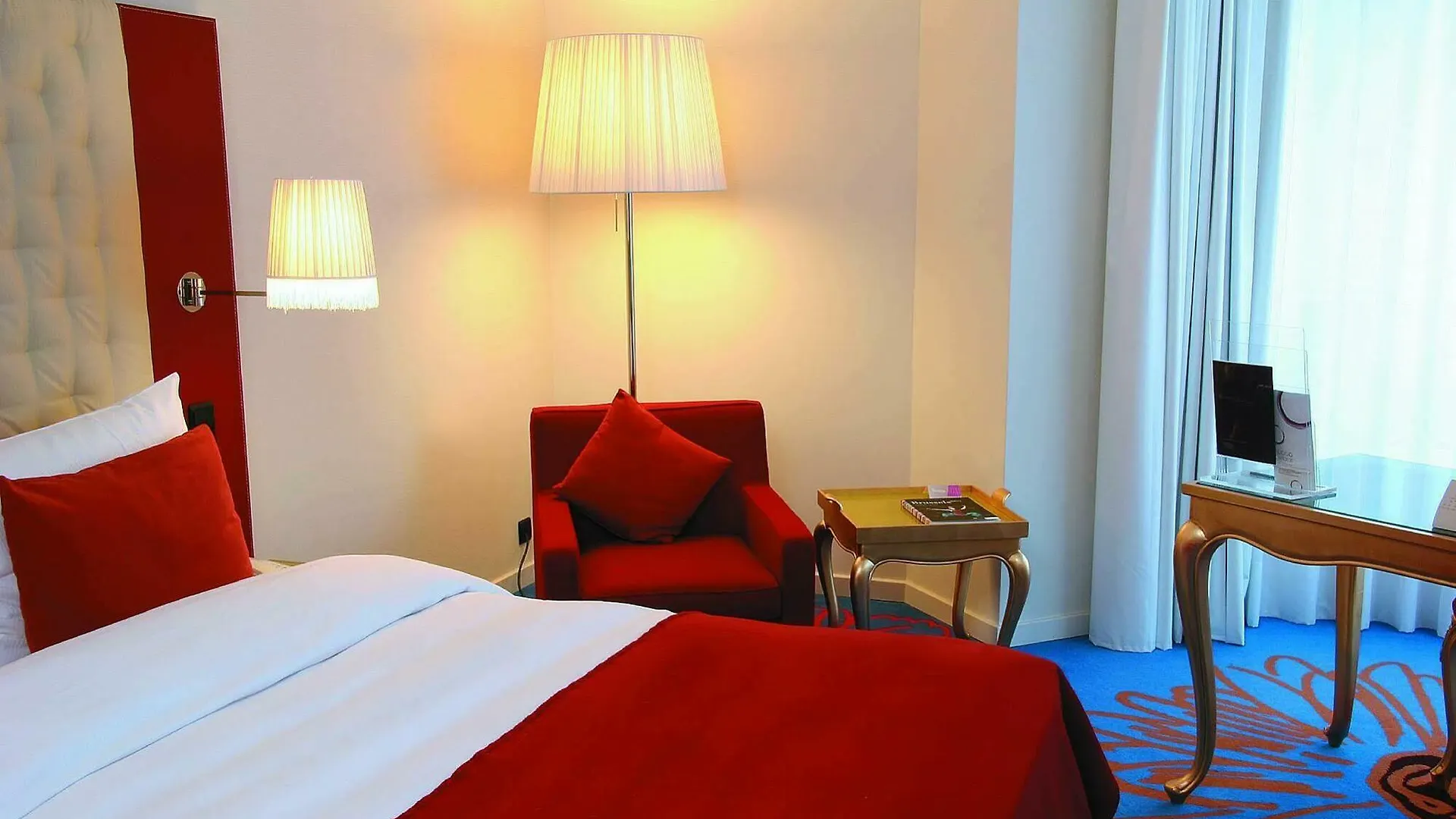 Radisson Red Brussels Hotel